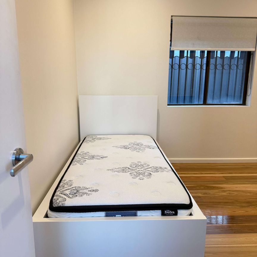 Sylvania Waters - Photo 1