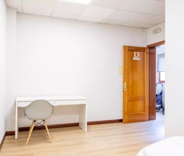 Single Bed in Room in a shared 8-bedroom apartment for rent in Alca... - Photo 6