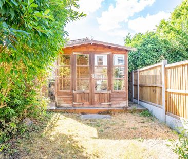 Available unfurnished now - Photo 2