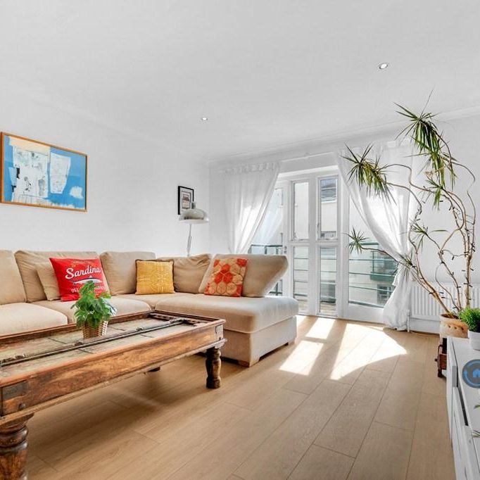 4 bedroom terraced house to rent - Photo 1