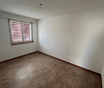 Charming 5.5-room apartment on the 1st floor - Photo 2