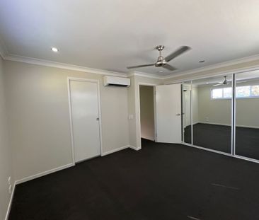 Modern Townhouse in Quiet Cul-De Sac - Photo 4