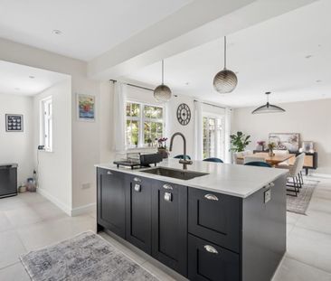 4 bedroom detached house to rent - Photo 6