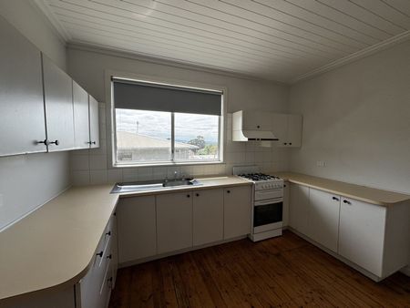 Spacious Family Living - Photo 4