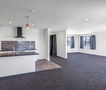 Modern easy care and spacious - Photo 2
