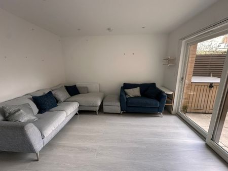 2 Bed Flat, Milton Road, NW9 - Photo 4