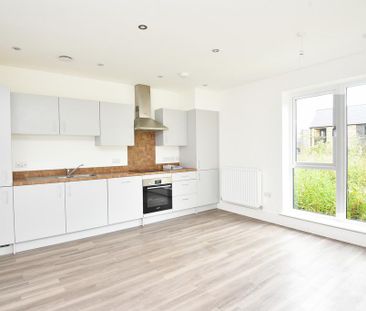 2 bedroom ground floor flat to rent - Photo 2