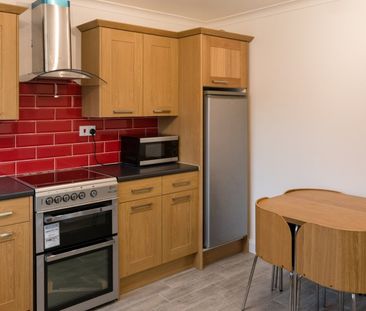 Room in a Shared Flat, Globe Road, E15 - Photo 4