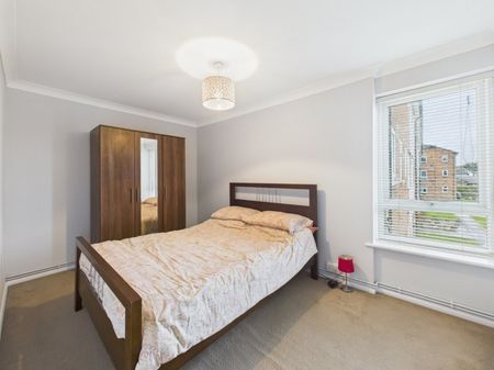 Chiltern Court, Windsor, Berks,SL4 - Photo 3