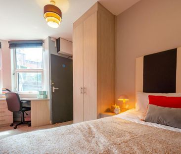 5 bedroom flat to rent - Photo 4
