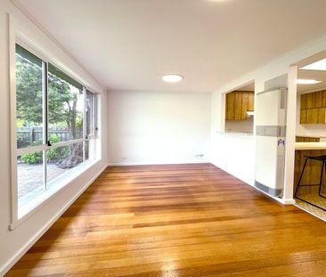3 BEDROOM FAMILY HOME IN PRIZED LOCATION - Photo 2
