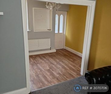 3 bedroom terraced house to rent - Photo 3