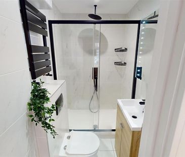 6 bedroom house to rent - Photo 1
