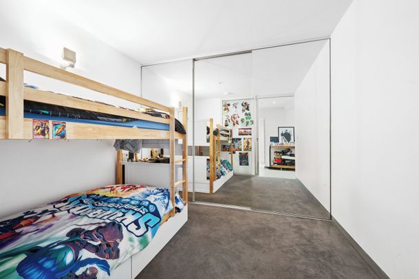 Light, Location and Sensational Views - Photo 1