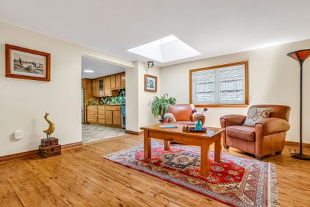 For Lease - 42 Forty First St Street, Toronto, Ontario - Photo 2