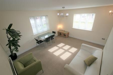 Manor Gardens Close, Loughborough, LE11 - Photo 1