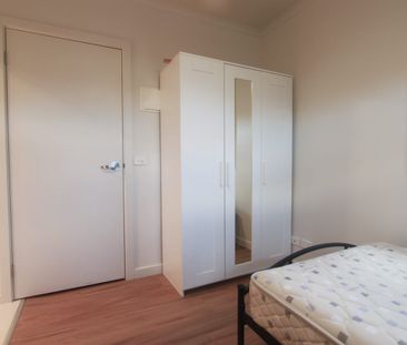 FULLY FURNISHED SELF CONTAINED ROOM - ALL BILLS INCLUDED in rent fo... - Photo 6