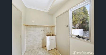 Renovated & Stylish Abode - Photo 2