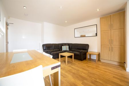 6 bed maisonette to rent in Grosvenor Road, Jesmond, NE2 - Photo 3