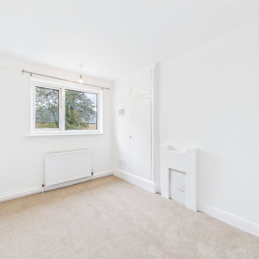 Salisbury Street, Beeston, Nottingham, NG9 - Photo 1