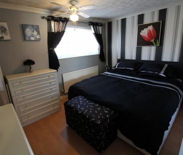 4 bedroom detached house to rent - Photo 5