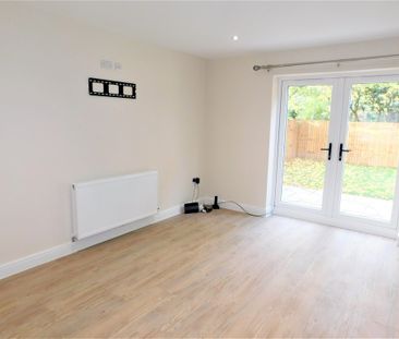 3 bedroom detached to let - Photo 2