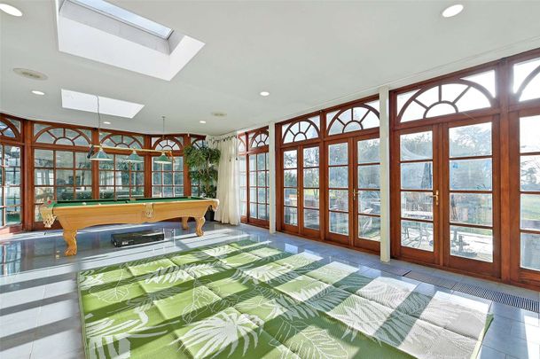 An impressive and imposing country residence set within about 16.21 acres (6.55 hectares) of grounds and gardens, with equestrian and leisure facilities and staff/guest accommodation - Photo 1