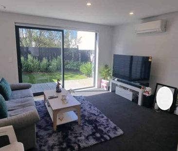 Two bedroom Townhouse plus carpark - Photo 1