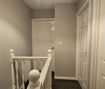 3 bedroom terraced house to rent - Photo 2