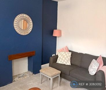 2 bedroom terraced house to rent - Photo 2