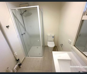 REJUVENATED UNIT IN A PRIME LOCATION - READY TO MOVE IN! - Photo 3