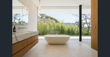 Sumptuous harbourside residence with stunning water views - Photo 4