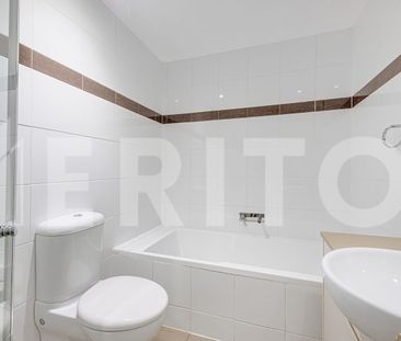 CONTEMPORARY 3 BEDROOM APARTMENT IN SOUGHT AFTER SUBURB - Photo 1