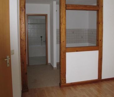 GemÃ¼tliche Singlewohnung mit Laminat und Tageslichtbad! - Photo 1