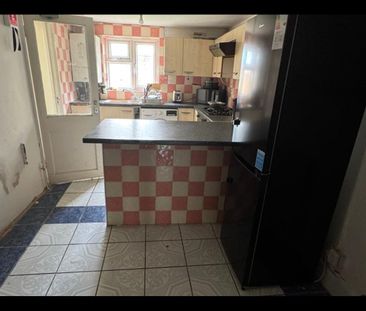 Studio Flat, Broxholm Road, SE27 - Photo 6