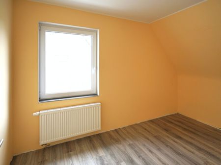 Maisonettwohnung in Bruchhausen! Moderne Ausstattung - mit Top-Einbauküche. - Photo 2