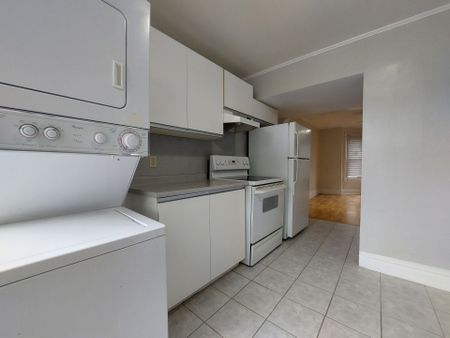 For Lease - 2143 Gerrard Street Unit# Upper, Toronto, Ontario - Photo 4