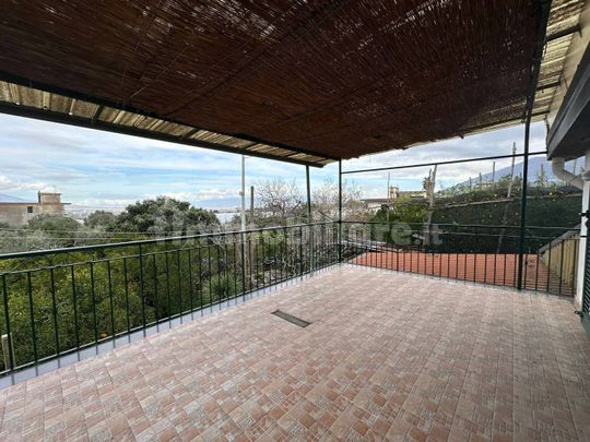 Trilocale viale Villa Arianna, Centro, Castellammare di Stabia - Photo 1