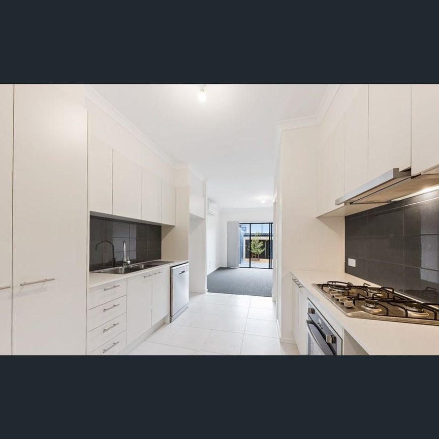 Super Luxury 2 bedroom Townhouse - Photo 1