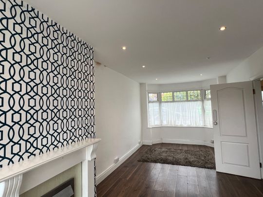 3 Bed Detached House, Pendragon Road, B42 - Photo 1