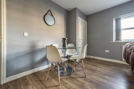 3 bedroom terraced house to rent - Photo 3