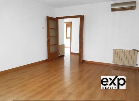 Apartamento luminoso con amplio patio privado en Ventilla–Almenara - Photo 4