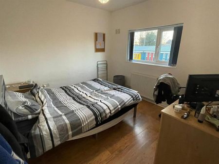 4 bedroom private hall to rent - Photo 5