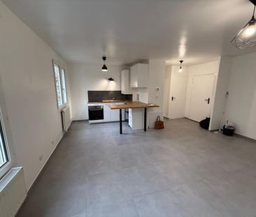 Sublime F2 rénové à NEUF 46m2 avec GARAGE à louer secteur Bergson - Photo 2