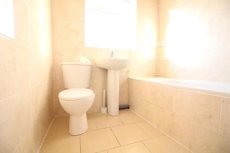 Nicholes Road, Hounslow - Photo 5