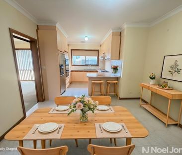 2/99 Thompsons Road, BULLEEN - Photo 2