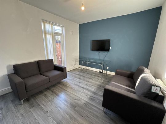 1 bedroom in a house share to rent - Photo 1