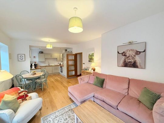 2 bedroom flat to rent - Photo 1