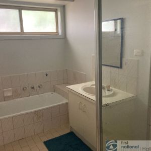 Neat & Clean unit in Hallam - Photo 2