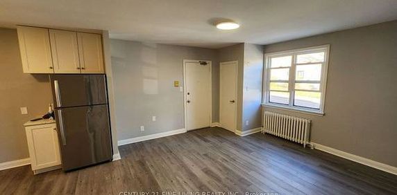 RECENLTY RENOVATED GREAT VALUE 2 BEDS 1 BATH - Photo 2